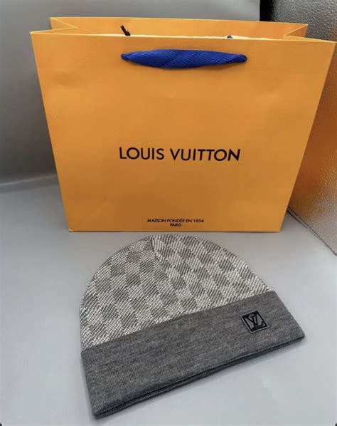 grijze lv muts|Louis Vuitton Beanie, Nieuw, Grijze Kleur , LV muts .